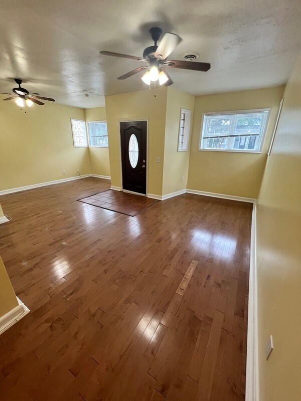 Foto principal - 3103 E Marshall St