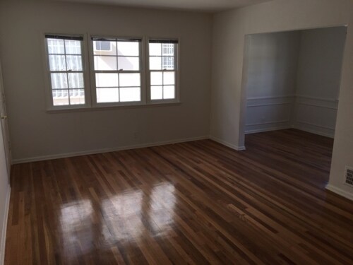 Foto del edificio - 842 N Sweetzer Ave