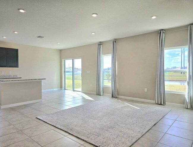 Foto del edificio - 3/2 New Construction Rental with Community Pool and Playground Now Available!