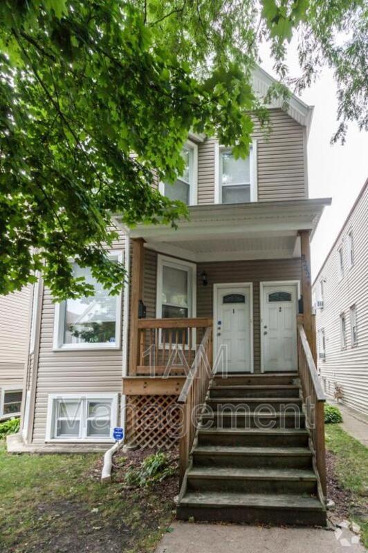 Building Photo - 3242 N Ridgeway Ave