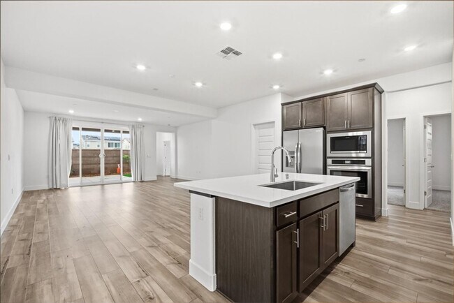 Foto del edificio - 4328 Greenshank Cir