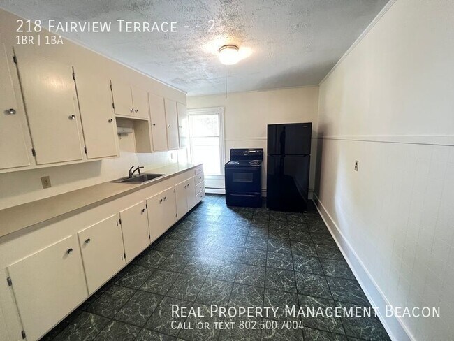 Building Photo - White River Juntion, 1 BR/1 BA $1450 inclu...