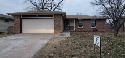 Building Photo - 2141 S Lori Ln