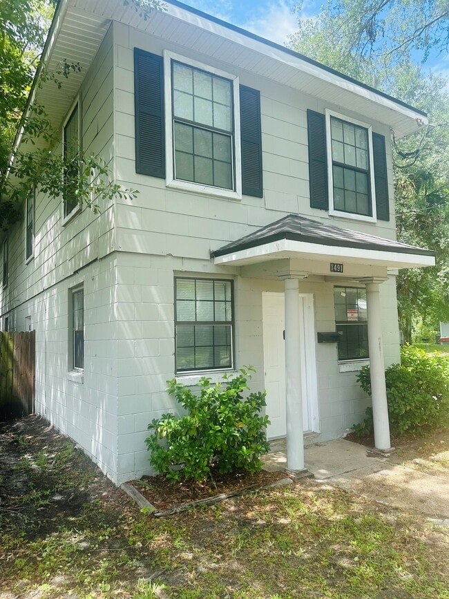 Foto del edificio - 1491 W 5th St