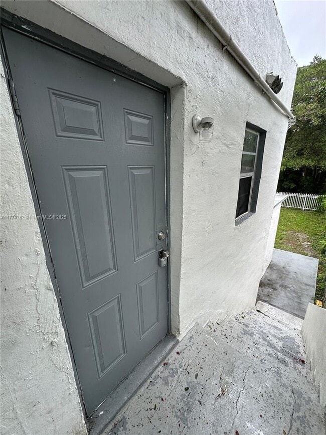 Foto del edificio - 1278 NW 44th St