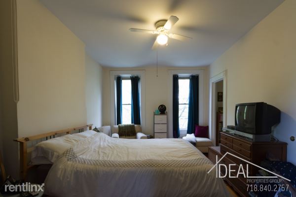 Foto del edificio - 93 Underhill Ave