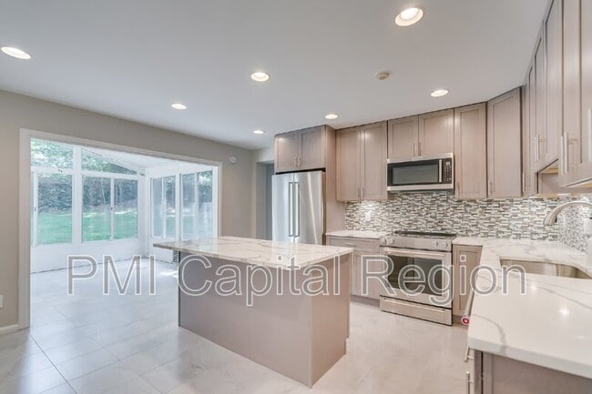 Foto del edificio - 7021 Whittier Blvd