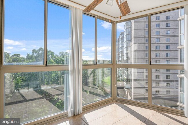 Foto del edificio - 19385 Cypress Ridge Terrace