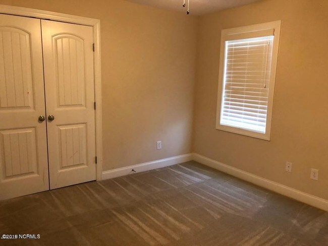 Building Photo - 642 Arabella Dr