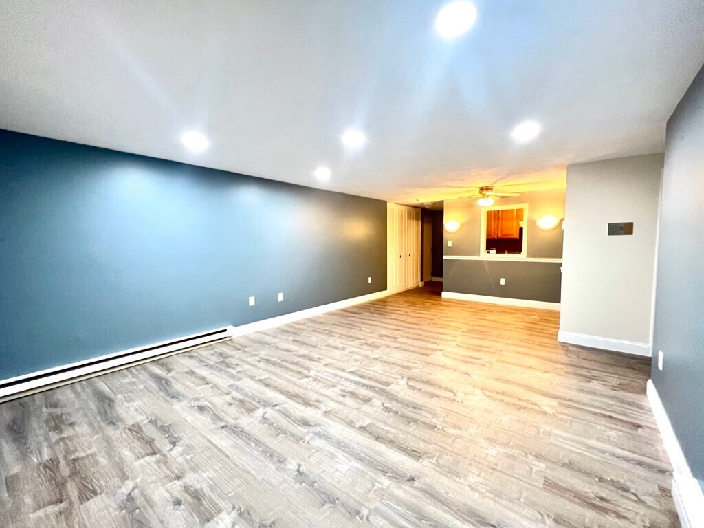 55 Greentree Ln Unit 13, Weymouth, MA 02190 Condo for Rent in