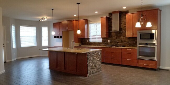 Foto del edificio - 3 bedroom Home for Rent in Chichester HOA