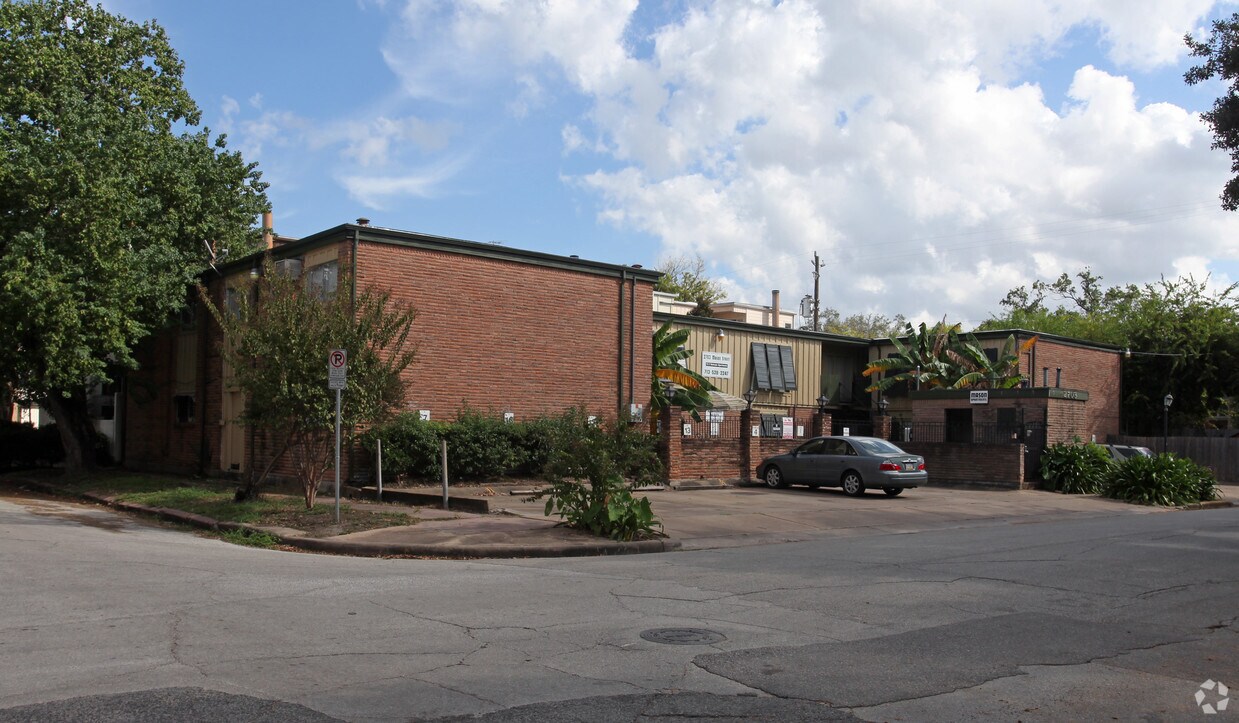 2703 Mason Apartments in Houston, TX