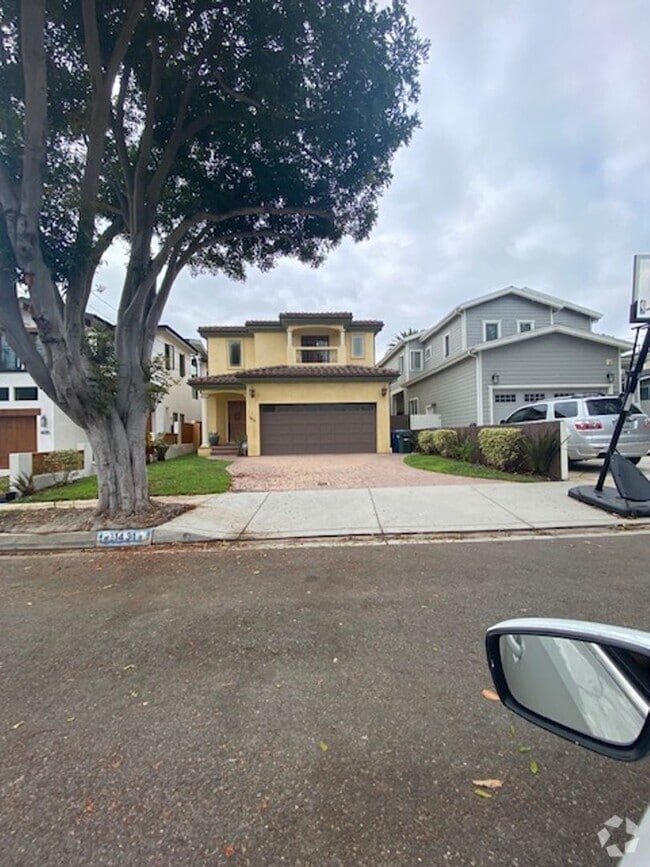 Building Photo - 1431 S Irena Ave