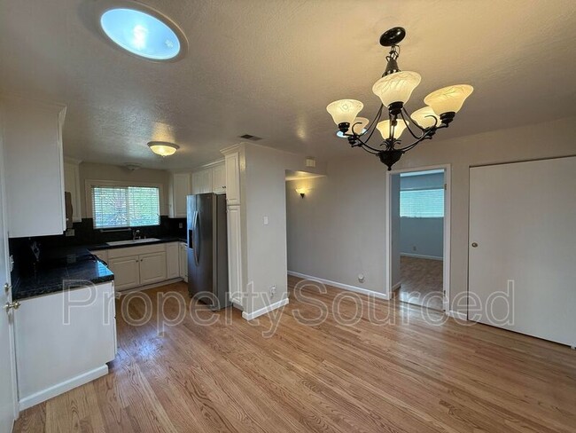 Foto del edificio - 3827 Muir Pl Ct