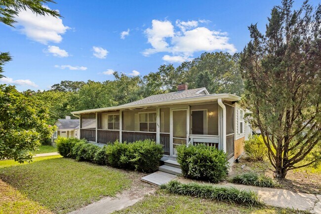 Building Photo - Spacious beautiful 4-bedroom 2 bath home