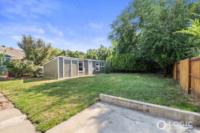 Building Photo - Charming Home in Perfect Location!