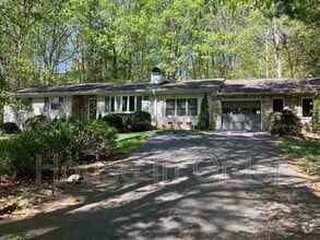 Building Photo - 24 Glen Cove Rd