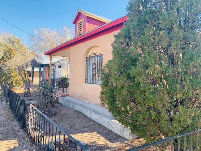 Foto del edificio - Modern House in Historic Barelas