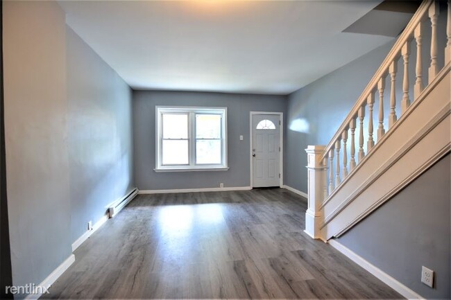 Foto del edificio - 4 br, 1 bath House - 322 Hanover Ave
