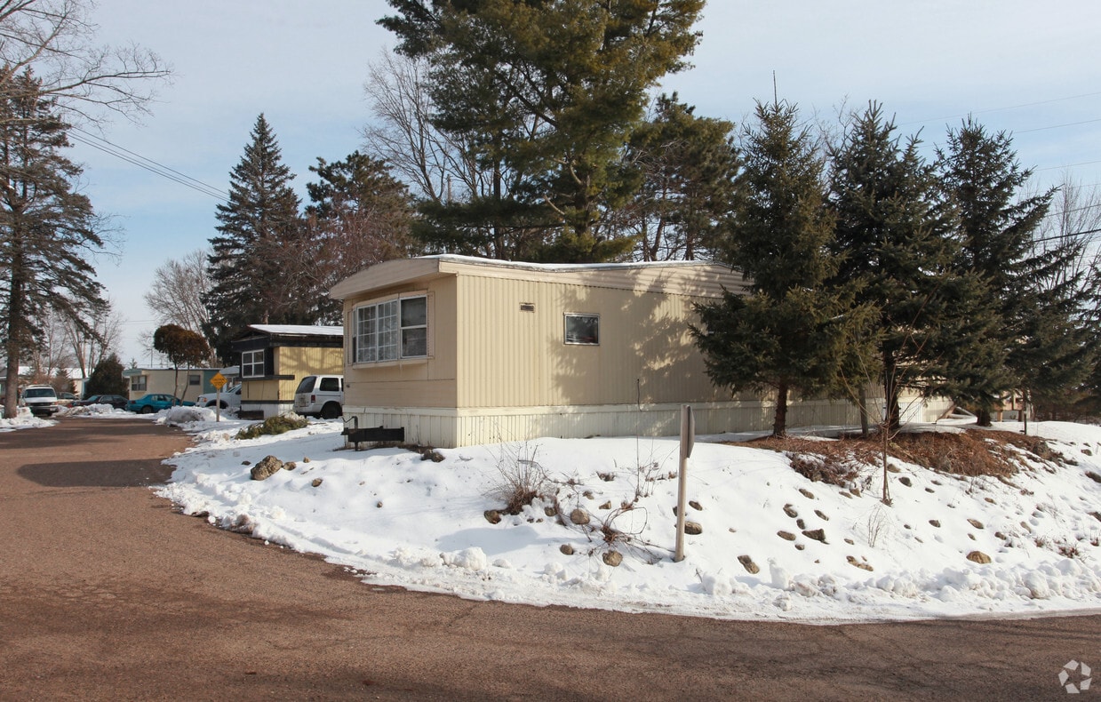 Evergreen Isle Mobile Home Park Apartments in Menomonie, WI