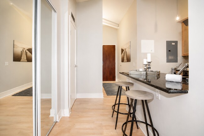 Foto del edificio - 809 6th St NW