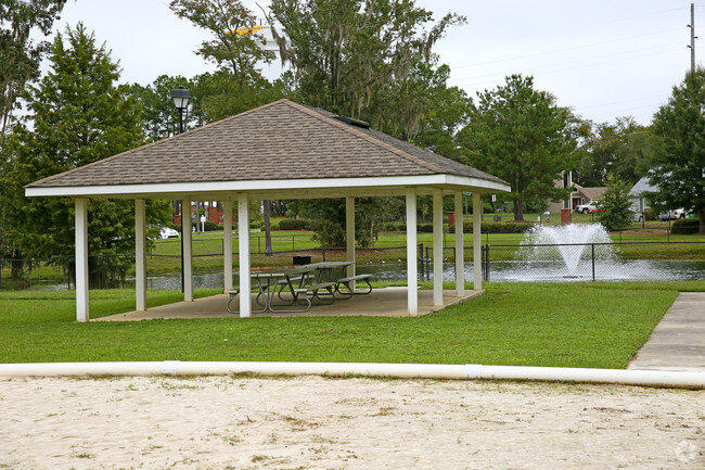 Building Photo - Heron Lake