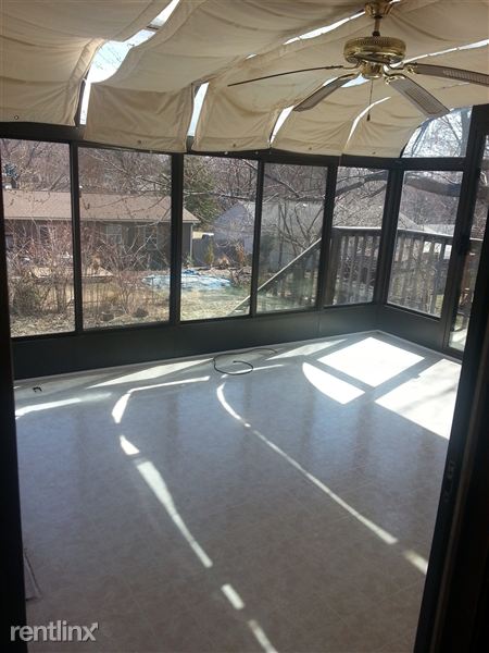 Foto del edificio - 5828 N Western Ave