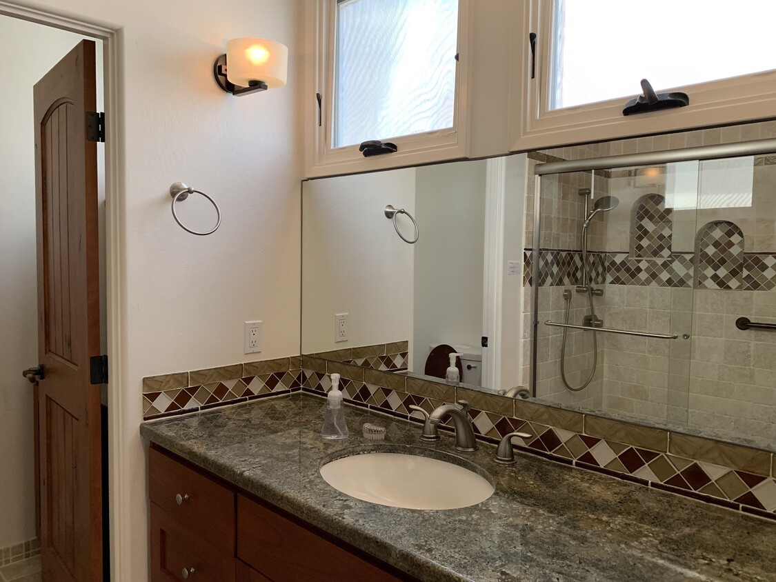 Shower, sink, separate toilet room - 426 Marine St