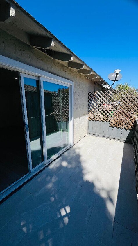 Foto principal - 1139 Ayala Dr