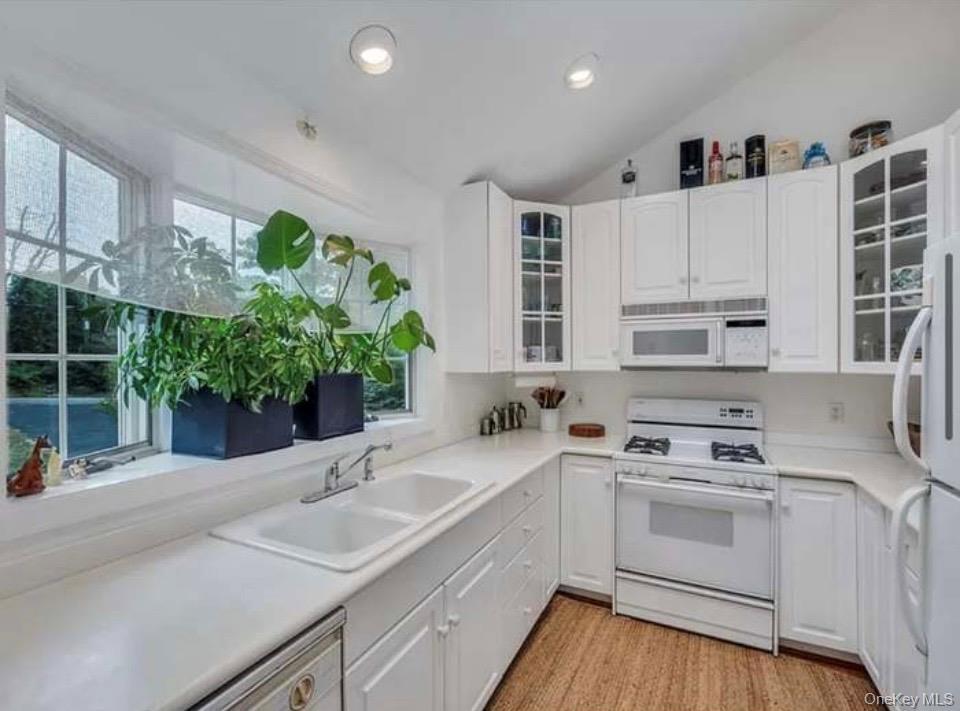 Foto del edificio - 12 Ridge Ln