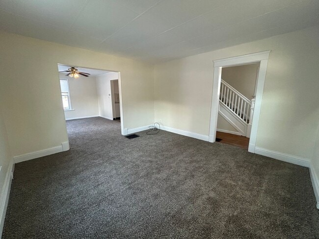 Building Photo - Newly Renovated Three Bedroom House