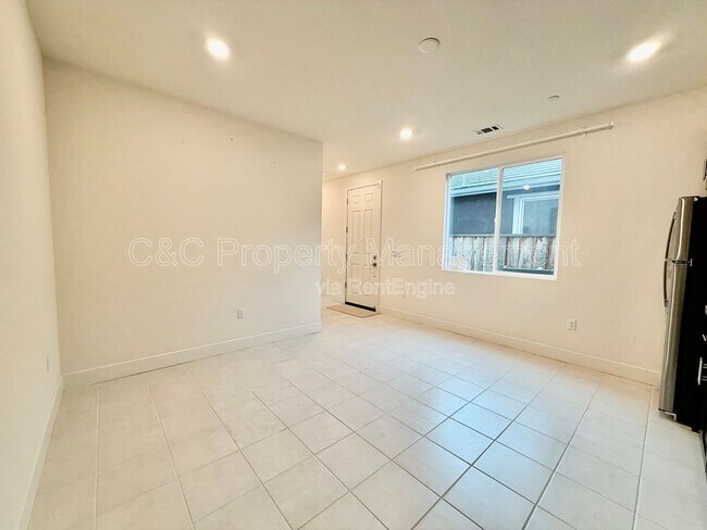 Foto del edificio - 5125 Maniago Wy