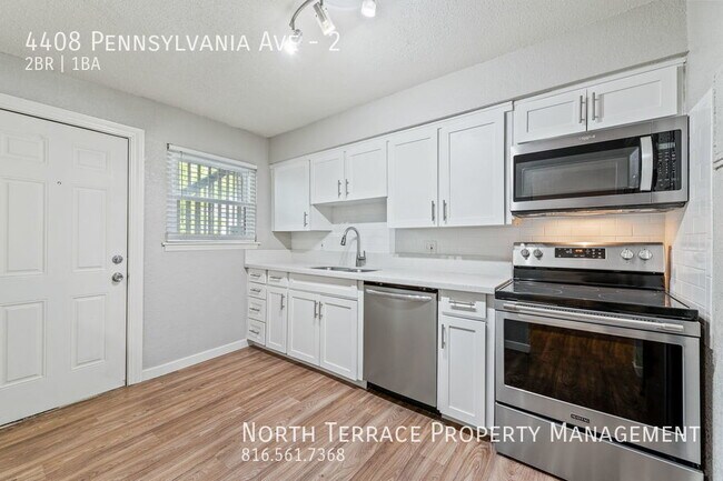 Building Photo - Spacious & Modern 2 Bed Apartment with Bal...