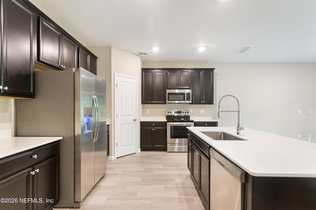 Foto del edificio - 56 Viceroy Ct