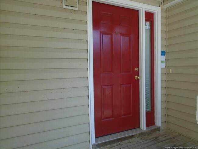 Foto del edificio - 322 Bubble Creek Ct