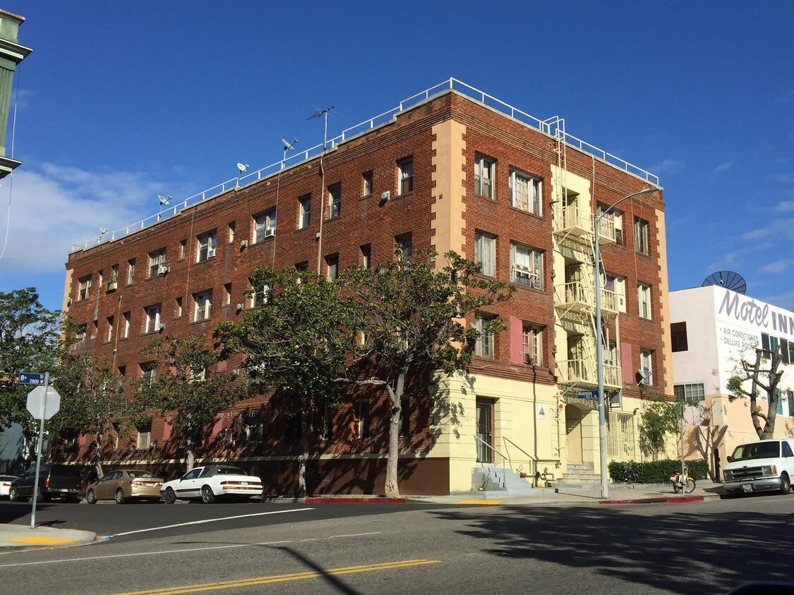 Primary Photo - 2795 W 8th St