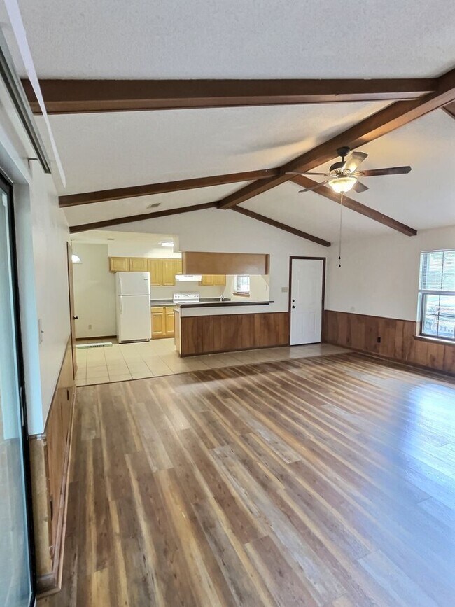 Foto del edificio - 1109 Hickory Dr
