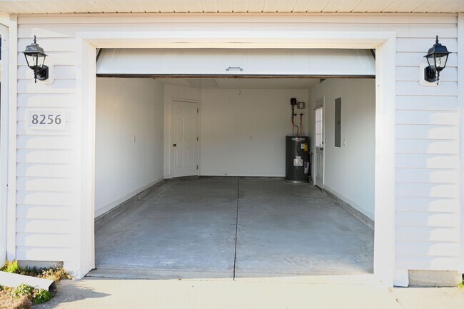 Foto del edificio - Charming 3BR Ranch in Osprey Woods – Screened Porch & Vaulted Ceilings