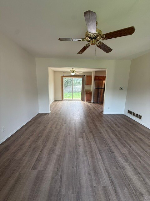 Foto del edificio - 305 Somerset Dr