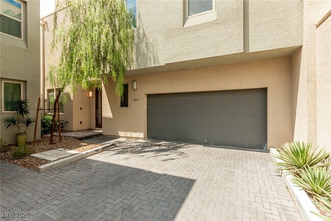 Building Photo - 11297 Gravitation Dr