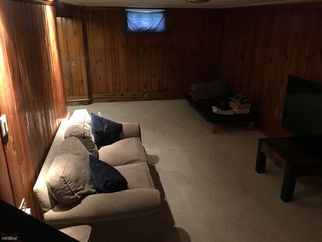 Foto del edificio - 3 br, 1.5 bath House - 435 W Grantley Ave