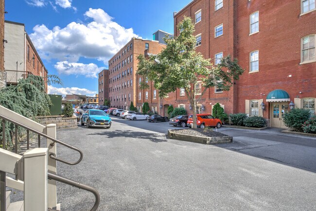 Foto del edificio - 247 N Shippen St