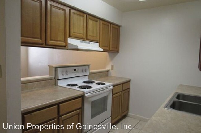 Building Photo - 1 br, 1 bath Apartment - 4524 NW 23rd Avenue