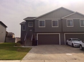 Building Photo - 3286 Stephanie Dr