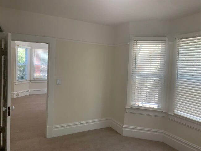 Building Photo - 103 Freelon St