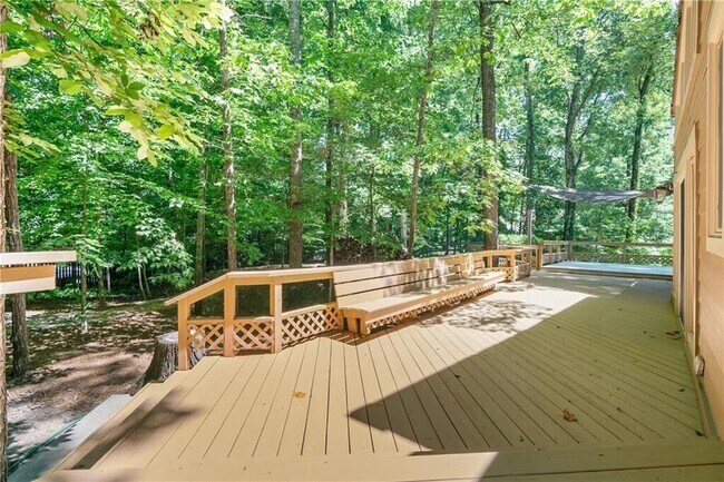Building Photo - 1072 Mill Run Way