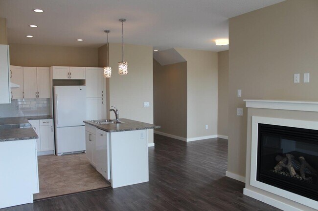Photo du bâtiment - 1610-1688 88 Ave