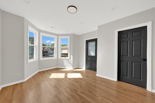 Foto del edificio - 714 W 48th Pl