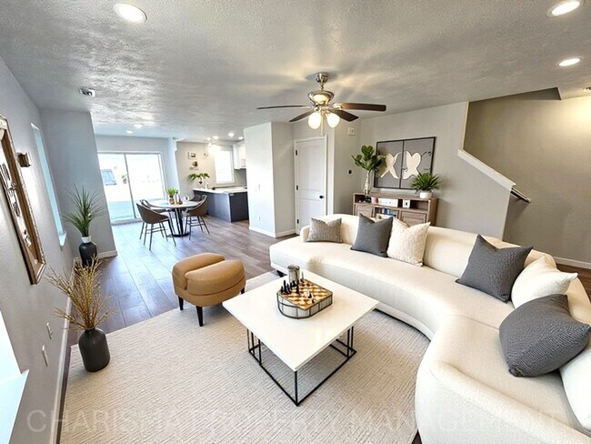 Foto del edificio - Tunis Drive Townhomes