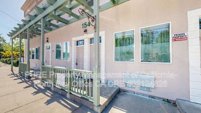Foto del edificio - 154 Railroad Ave